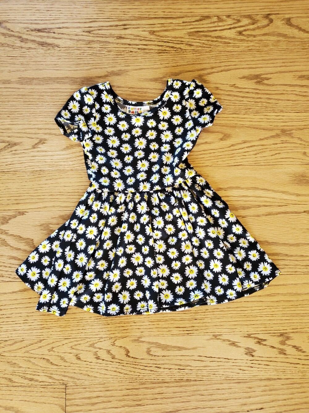 Dot Dot Smile Daisy Flower Short Sleeve Dress 90s Black and White EUC 12-24M